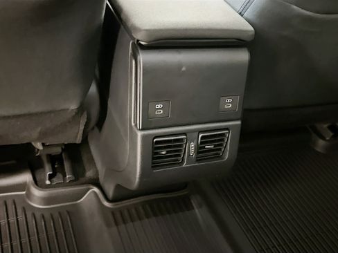Used 2025 Subaru Solterra AWD/4WD image 28