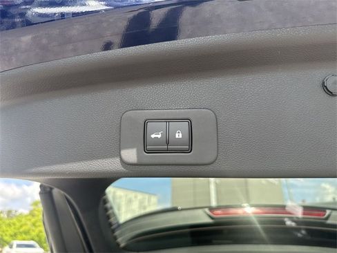 Used 2025 Nissan Murano Platinum w/ Cargo Package image 13