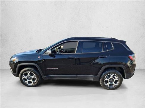 Used 2022 Jeep Compass Trailhawk w/ Sun and Sound Group AWD/4WD image 9
