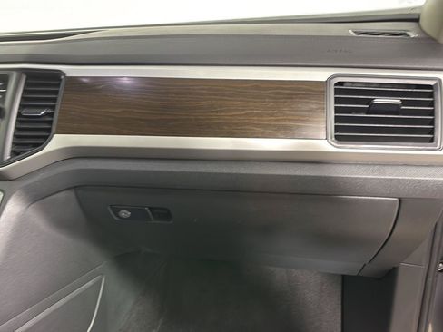 Used 2021 Volkswagen Atlas SE AWD/4WD image 24