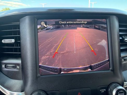 Used 2019 RAM 1500 Laramie AWD/4WD image 17