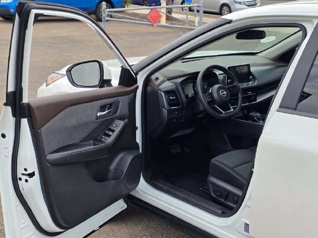 Used 2023 Nissan Rogue SV AWD/4WD image 36