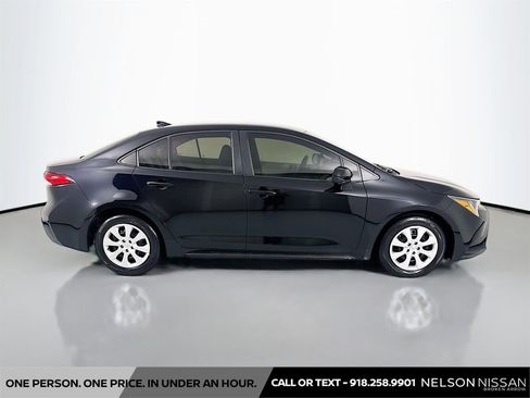Used 2024 Toyota Corolla LE FWD image 4