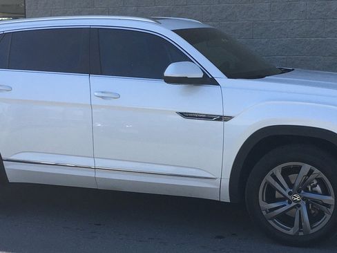 Used 2024 Volkswagen Atlas Cross Sport SEL R-Line AWD/4WD image 3