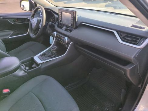 Used 2020 Toyota RAV4 LE w/ All Weather Liner Package AWD/4WD image 32