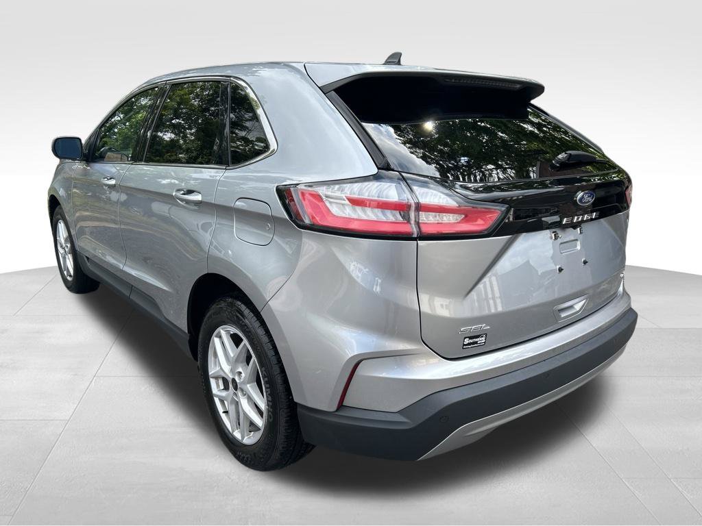 Used 2024 Ford Edge SEL AWD/4WD image 3