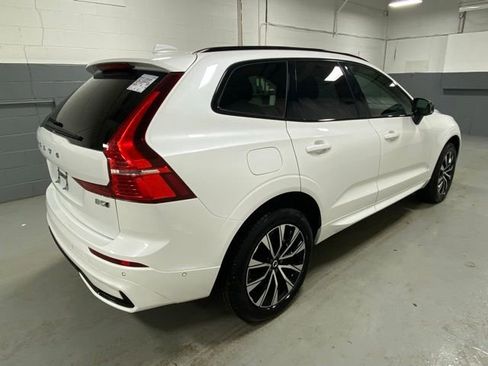 Used 2025 Volvo XC60 B5 Plus AWD/4WD image 3