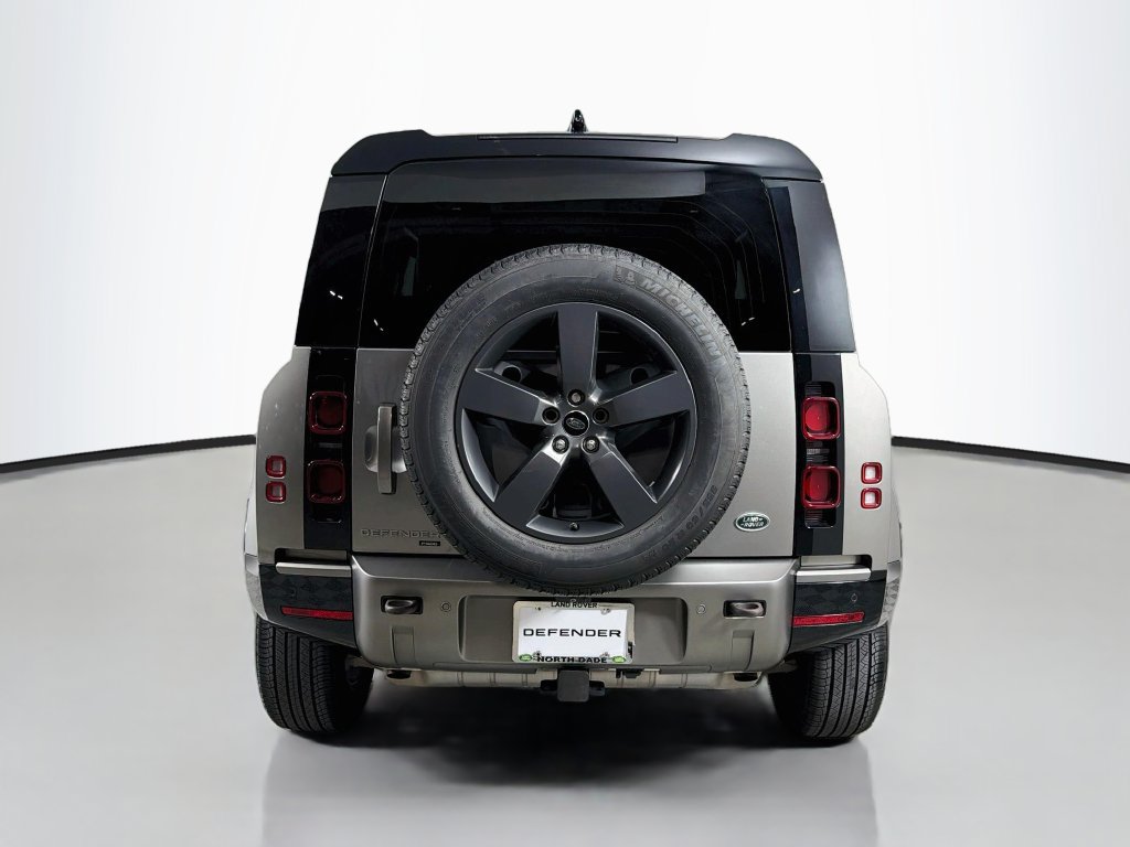 Used 2022 Land Rover Defender 90 X-Dynamic S AWD/4WD image 6