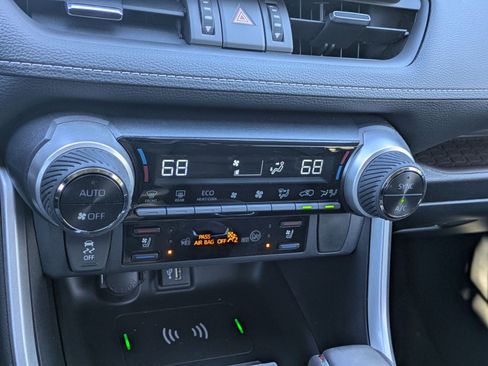 Used 2023 Toyota RAV4 Limited image 15