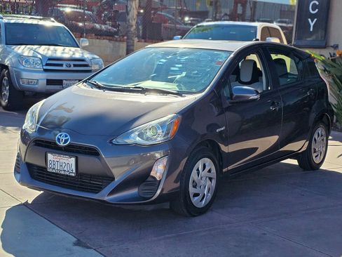 Used 2018 Toyota Prius Prime Plus image 7