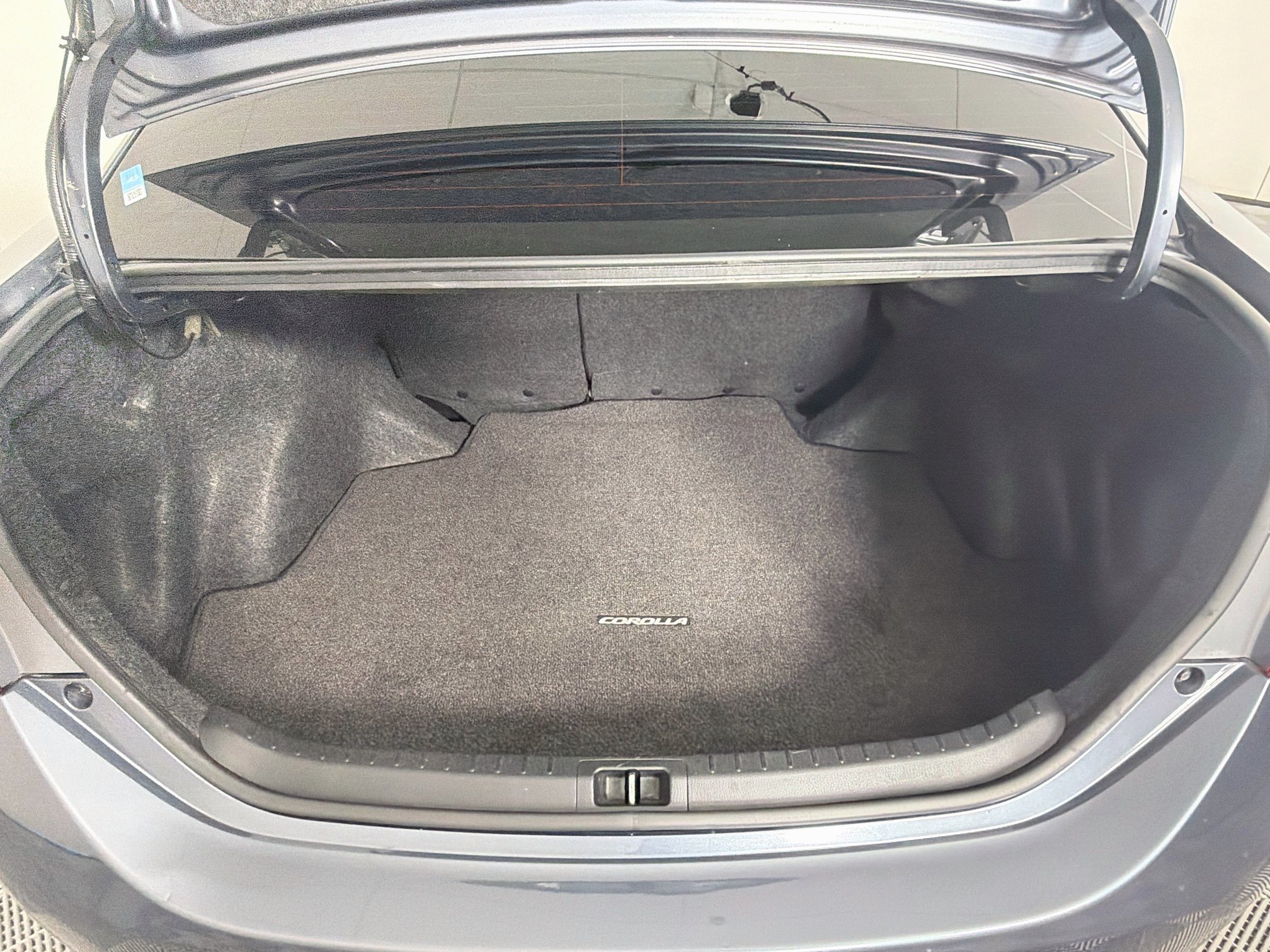 Used 2017 Toyota Corolla XSE w/ Carpet Mat Package (TMS) FWD image 30
