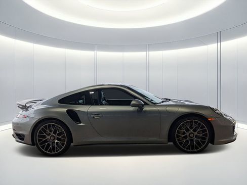 Used 2016 Porsche 911 Turbo S image 3