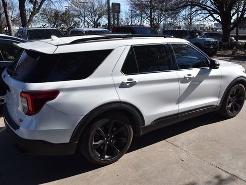 Used 2020 Ford Explorer ST w/ ST Street Pack image 5