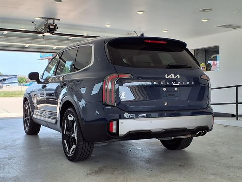Used 2023 Kia Telluride EX w/ EX Captain's Chair Package FWD image 19