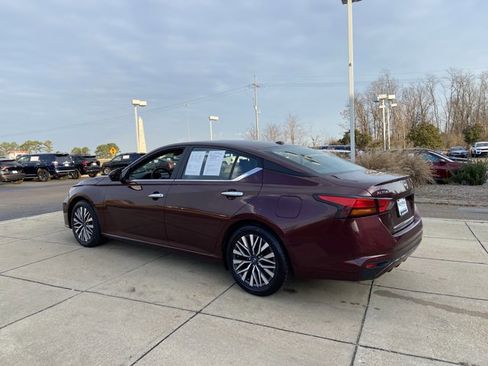 Used 2024 Nissan Altima 2.5 SV image 7