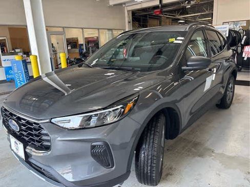 New 2025 Ford Escape ST-Line w/ Cold Weather Package image 3