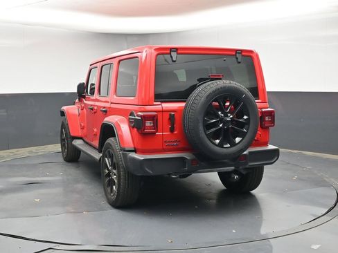 Used 2025 Jeep Wrangler Unlimited Sahara image 4