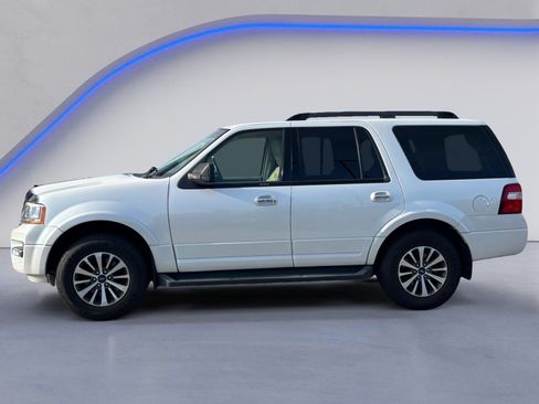 Used 2017 Ford Expedition XLT w/ Equipment Group 202A RWD image 3