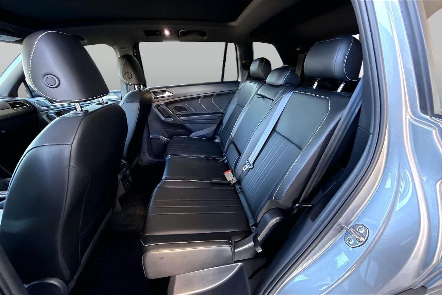 Used 2023 Volkswagen Tiguan SE R-Line FWD image 22