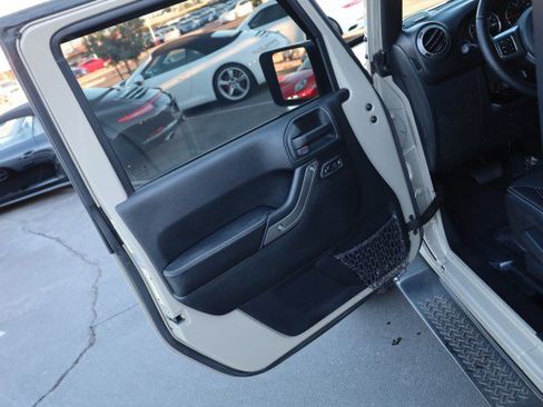 Used 2017 Jeep Wrangler Freedom Edition image 21