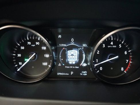 Used 2018 Land Rover Discovery Sport SE image 30