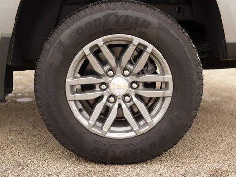 Used 2024 Chevrolet Colorado LT w/ LT Convenience Package II image 37