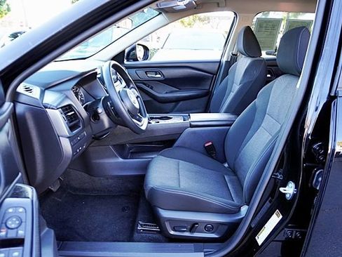 Used 2024 Nissan Rogue SV FWD image 16