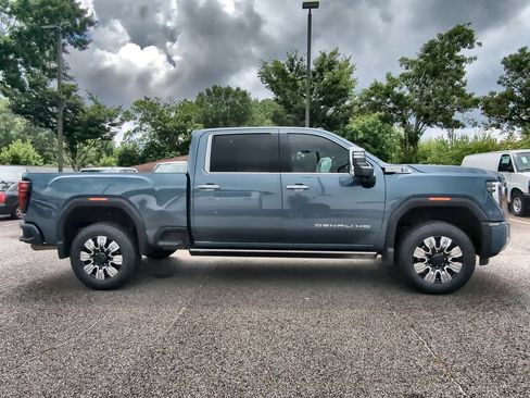 Used 2025 GMC Sierra 2500 Denali w/ Denali Reserve Package AWD/4WD image 9