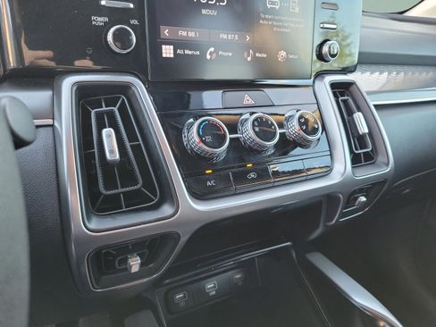 Certified 2023 Kia Sorento LX AWD/4WD image 20