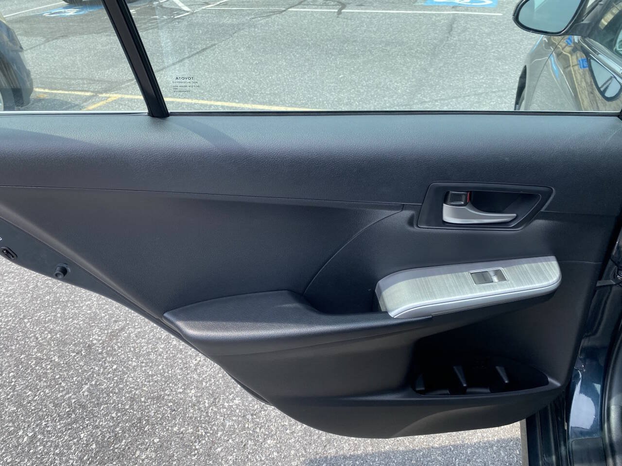Used 2014 Toyota Camry SE FWD image 14