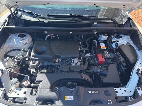 Used 2019 Toyota RAV4 LE w/ All Weather Liner Package AWD/4WD image 33