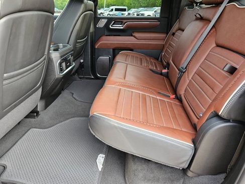 Used 2024 GMC Sierra 2500 Denali Ultimate image 18