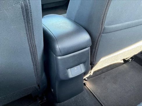 Used 2025 Nissan Versa SV FWD image 12