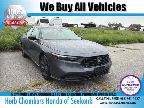 Used 2025 Honda Accord SE image 10