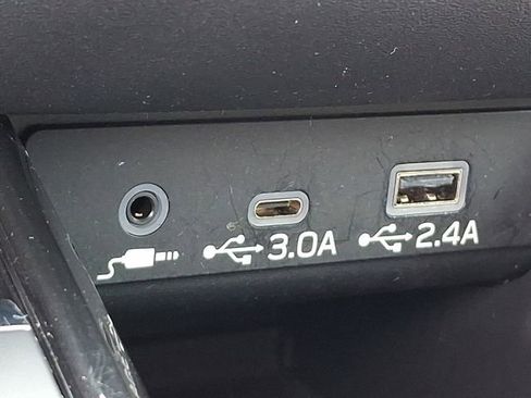 Certified 2025 Subaru Outback Premium image 26