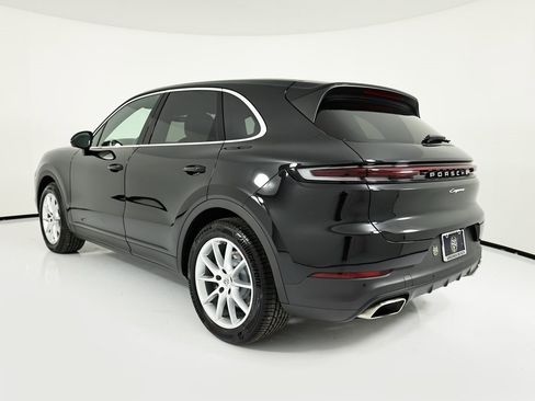 Certified 2024 Porsche Cayenne image 3