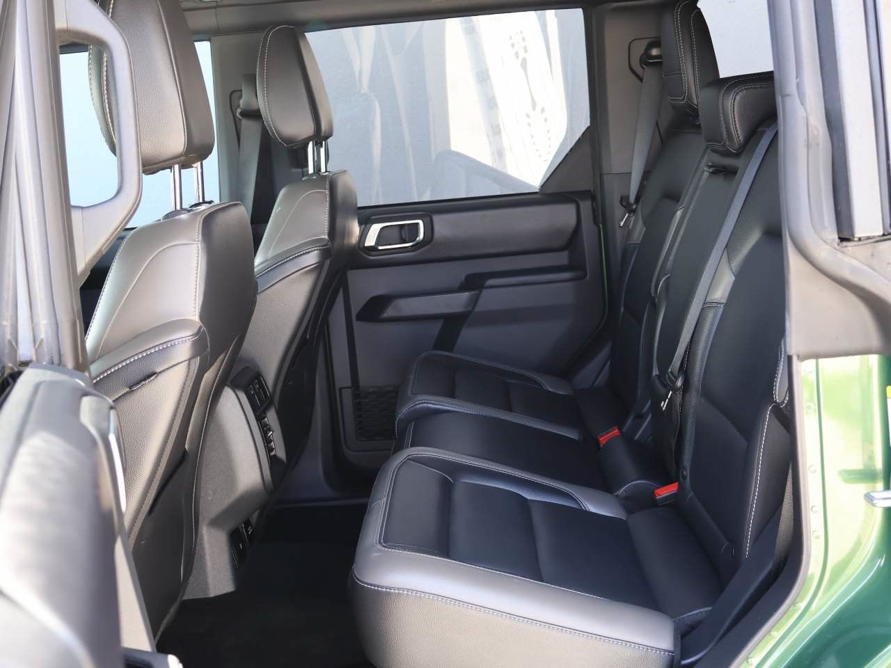 Used 2025 Ford Bronco Outer Banks AWD/4WD image 9