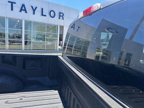 Used 2022 Ford F350 XLT w/ XLT Premium Package AWD/4WD image 14