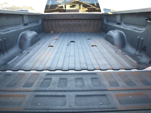 Used 2018 GMC Sierra 3500 Denali w/ Duramax Plus Package image 9