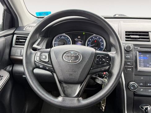 Used 2016 Toyota Camry LE FWD image 12