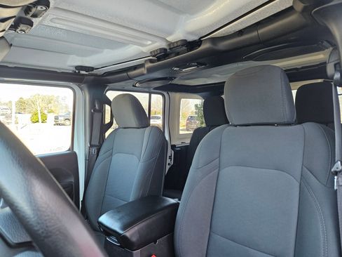 Used 2020 Jeep Wrangler Unlimited Sport image 22