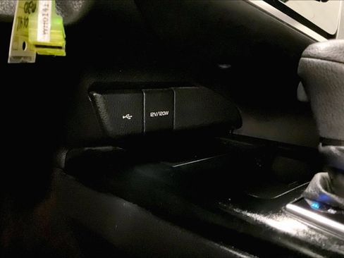 Used 2020 Toyota Camry LE FWD image 16