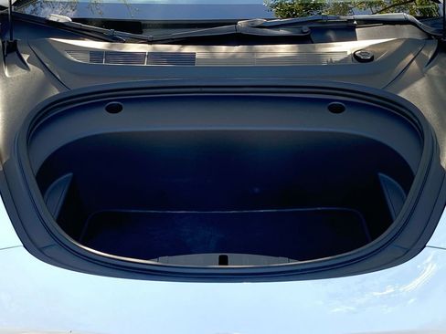 Used 2023 Tesla Model 3 Standard Range image 11