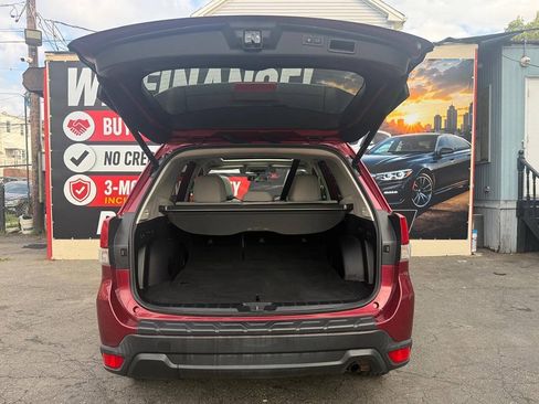 Used 2019 Subaru Forester Premium AWD/4WD image 17