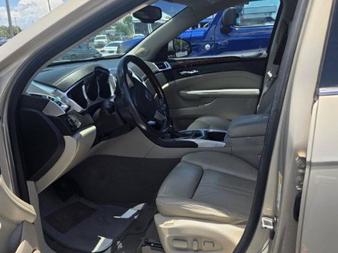 Used 2010 Cadillac SRX Luxury FWD image 4