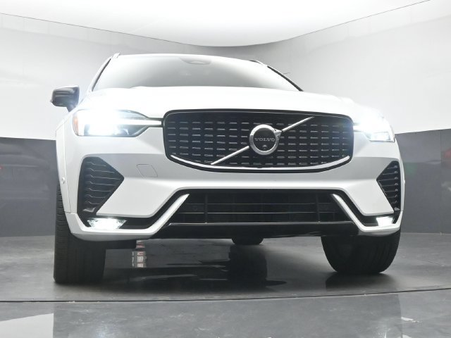 Used 2024 Volvo XC60 B5 Ultimate w/ Protection Package Premier AWD/4WD image 11