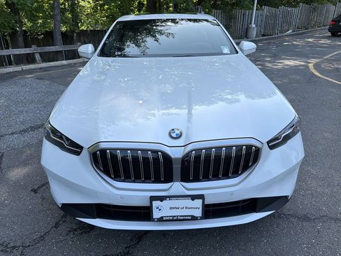 Used 2024 BMW 530i xDrive w/ Premium Package AWD/4WD image 14