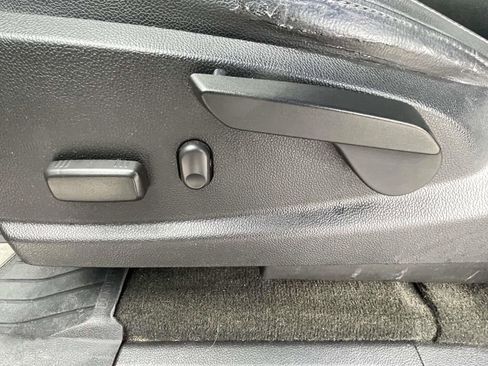 Used 2018 Chevrolet Colorado Z71 image 15