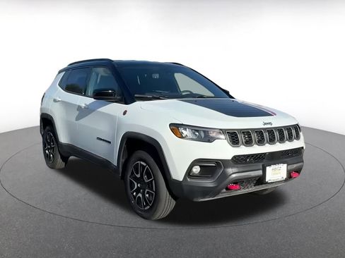 Used 2025 Jeep Compass Trailhawk w/ Trailer Tow Group image 2