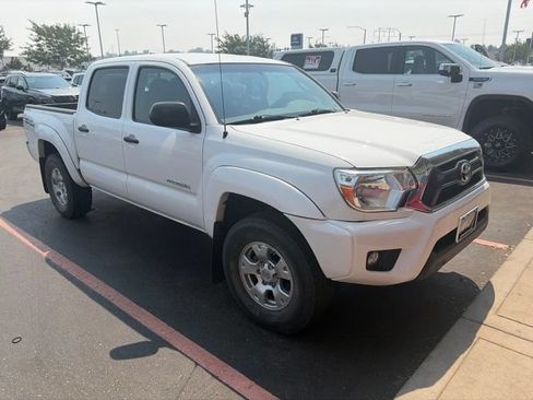 Used 2014 Toyota Tacoma 4x4 Double Cab w/ TRD Off-Road Package image 7
